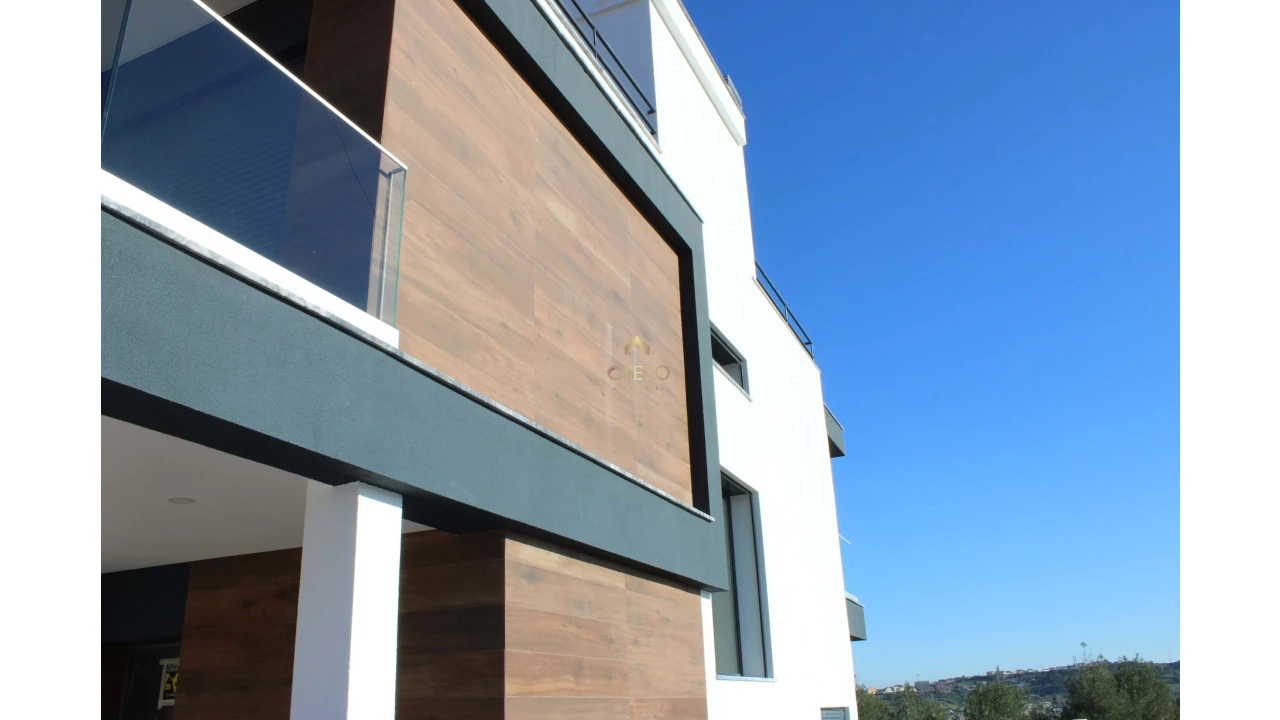 Moradia T4 para Venda em Vialonga Foto 46