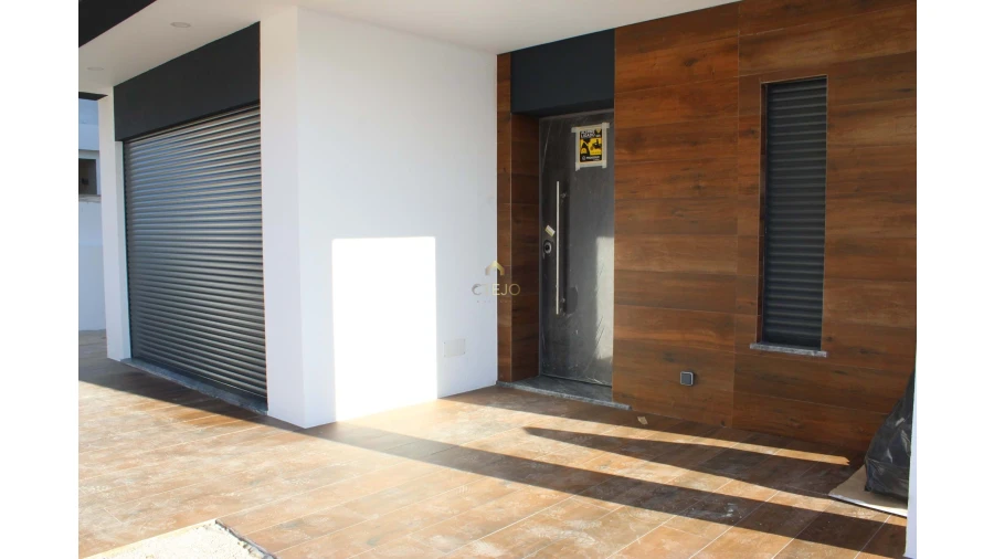 Moradia T4 para Venda em Vialonga Foto 48