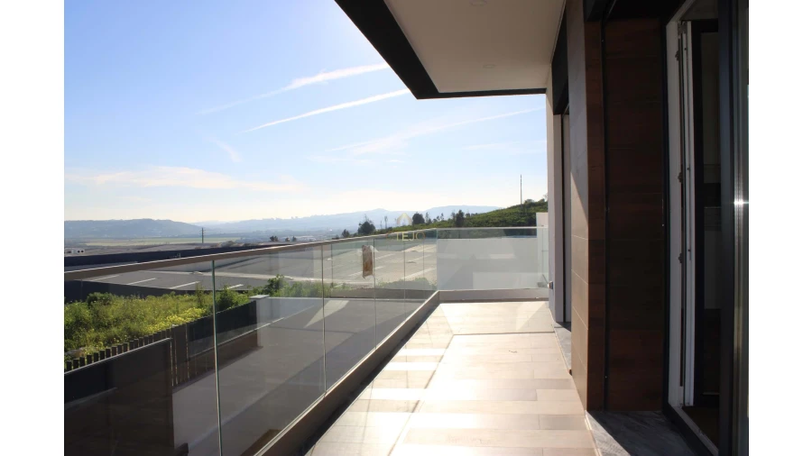 Moradia T4 para Venda em Vialonga Foto 36