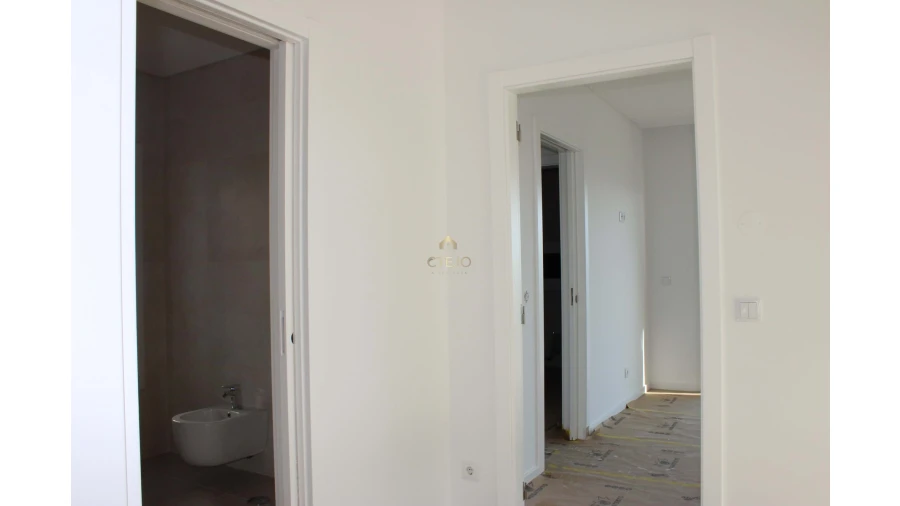 Moradia T4 para Venda em Vialonga Foto 25