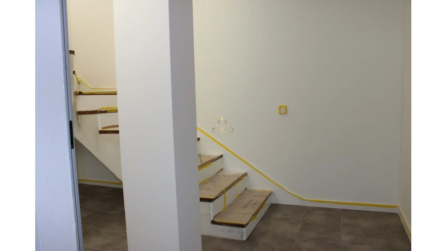 Moradia T4 para Venda em Vialonga Foto 57