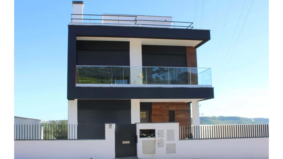 Moradia T4 para Venda em Vialonga