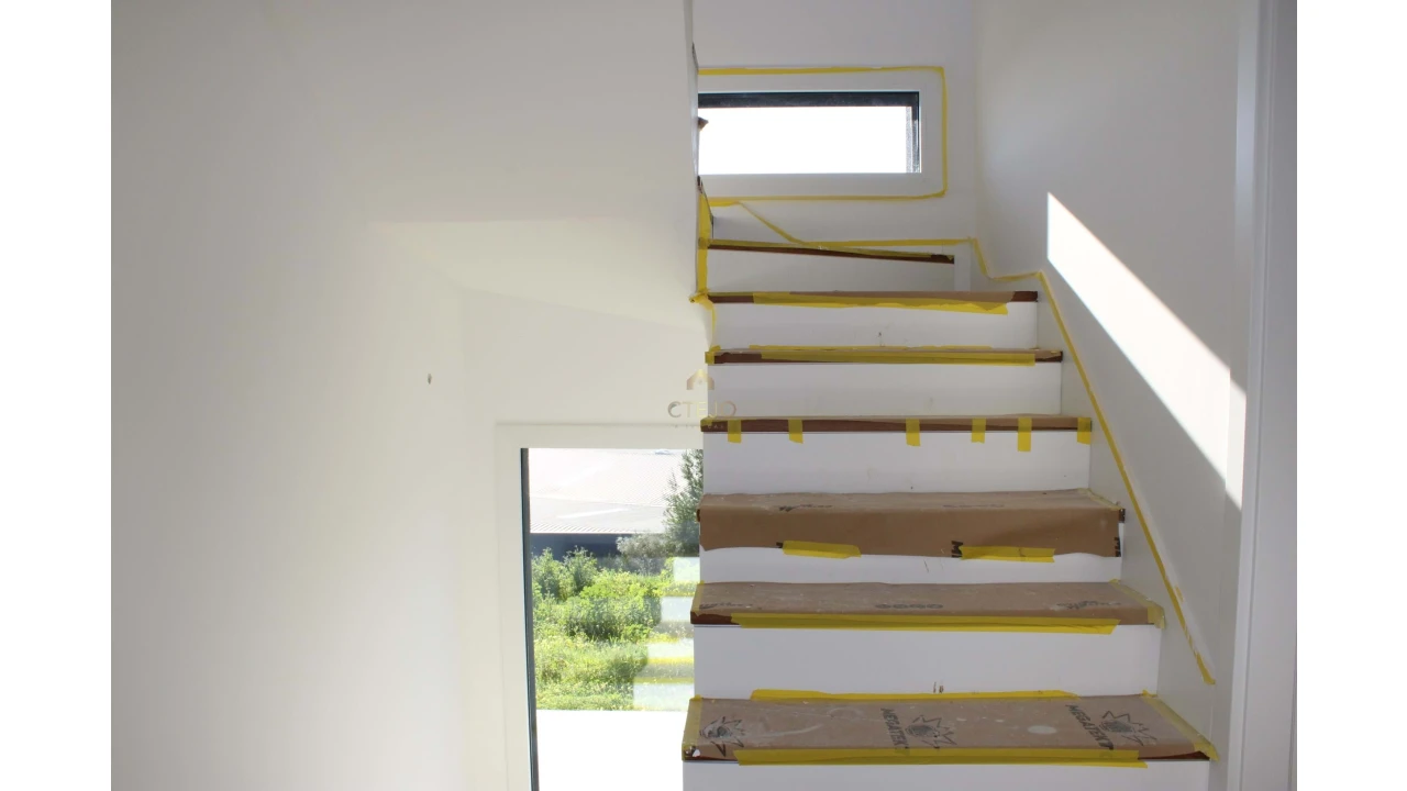 Moradia T4 para Venda em Vialonga Foto 26