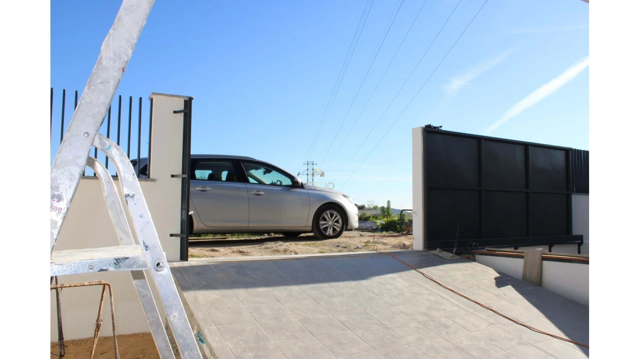 Moradia T4 para Venda em Vialonga Foto 54