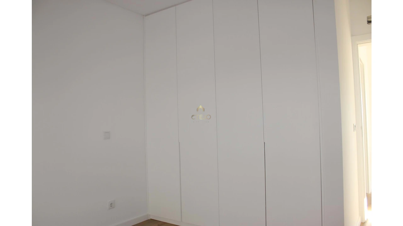 Moradia T4 para Venda em Vialonga Foto 21