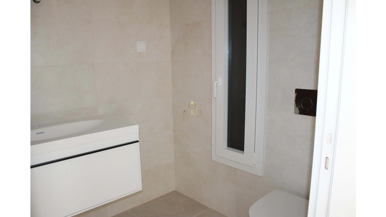 Moradia T4 para Venda em Vialonga Foto 13