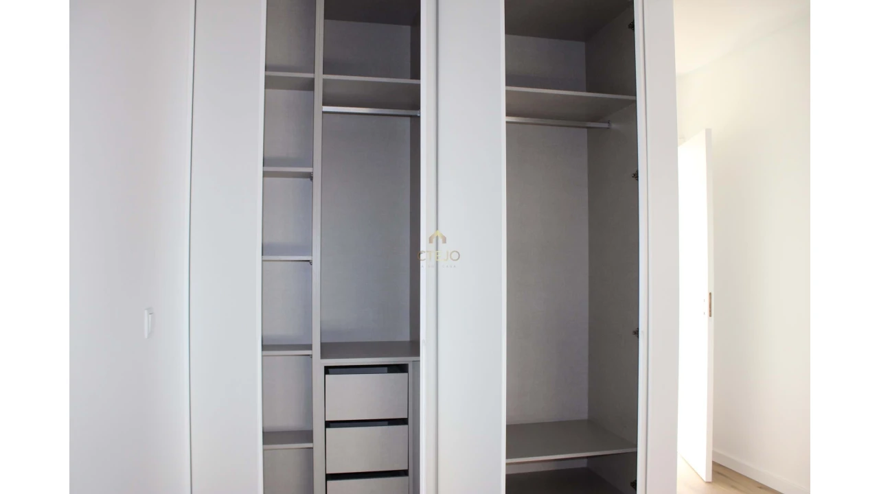 Moradia T4 para Venda em Vialonga Foto 22