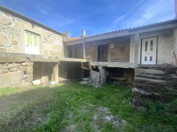Moradia T1 para Venda em Miuzela e Porto de Ovelha