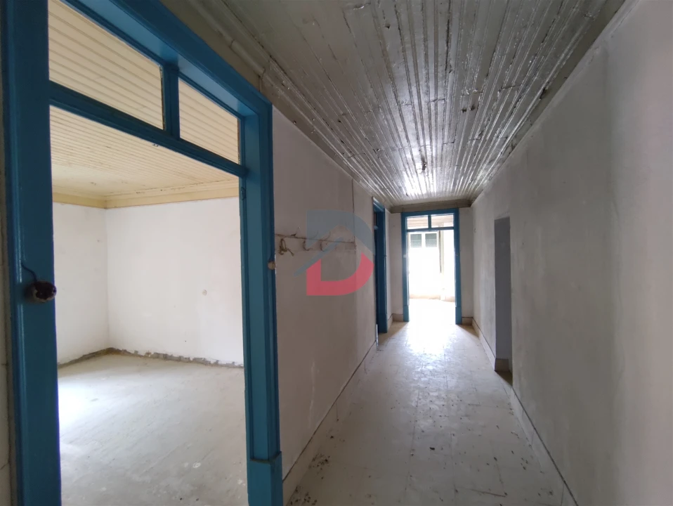 Moradia T5 para Venda em Cebolais de Cima e Retaxo Foto 1