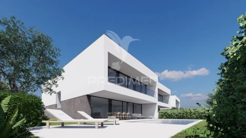 Moradia T4 para Venda em Bensafrim e Barão de São João
