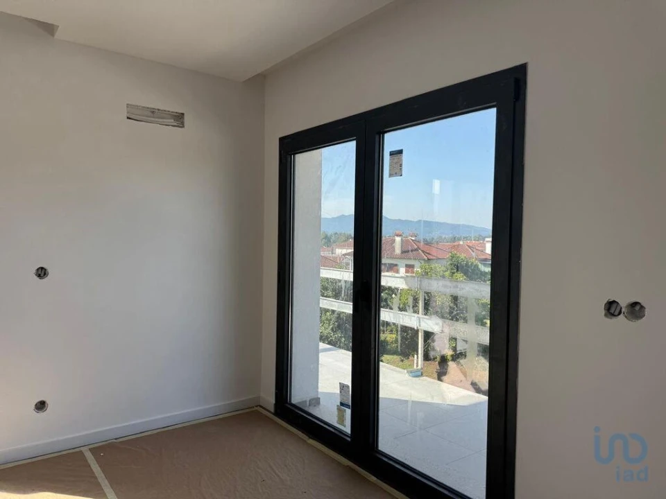 Apartamento T2 para Venda em Arcozelo Foto 2