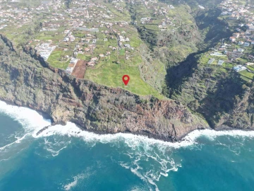 Moradia T4 para Venda em Estreito da Calheta
