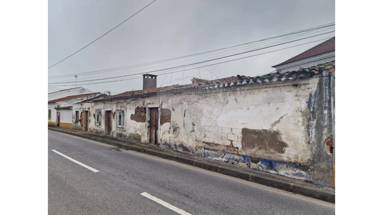 Moradia T2 para Venda em Azinhaga Foto 1