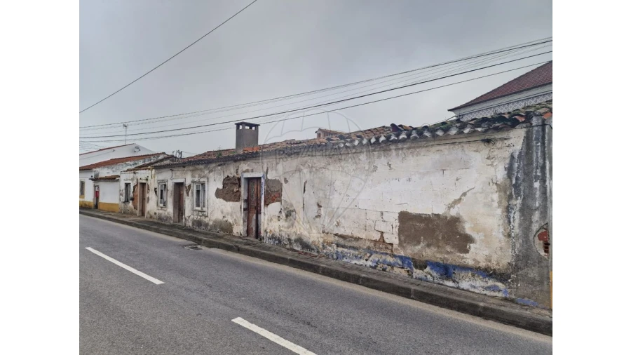 Moradia T2 para Venda em Azinhaga Foto 1