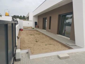 Moradia T4 para Venda em Fernao Ferro