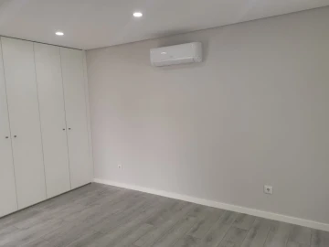 Moradia T4 para Venda em Fernao Ferro
