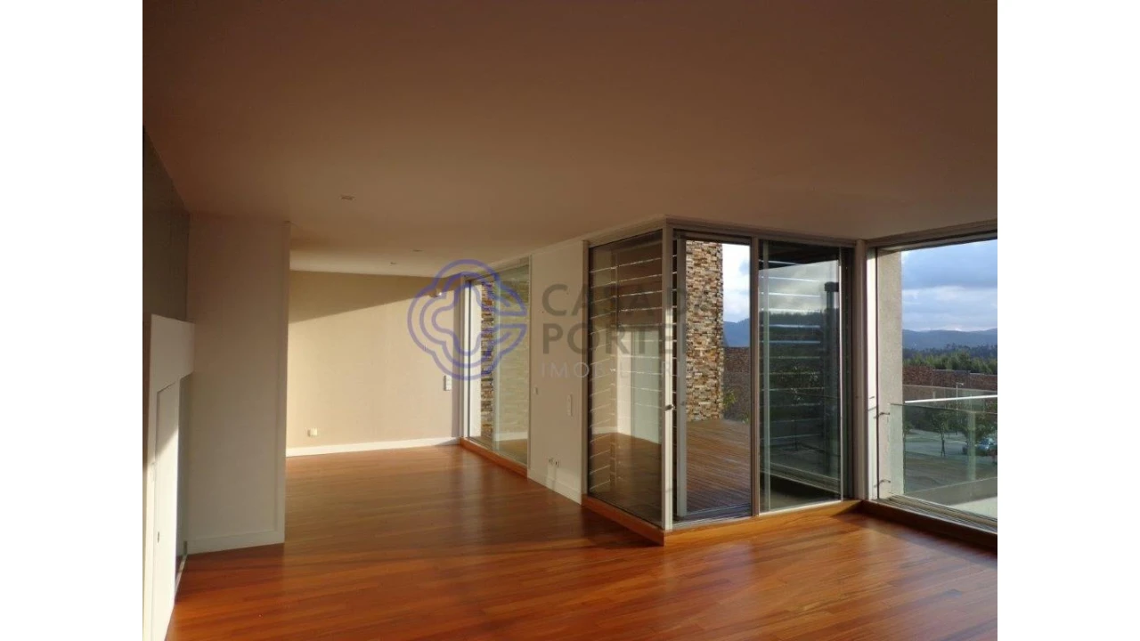 Moradia T3 para Venda em Água Longa Foto 3