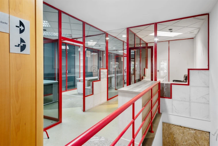 Escritório para Arrendamento em São Domingos de Rana Foto 7