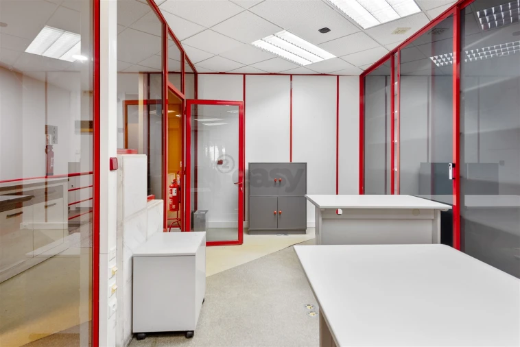 Escritório para Arrendamento em São Domingos de Rana Foto 15