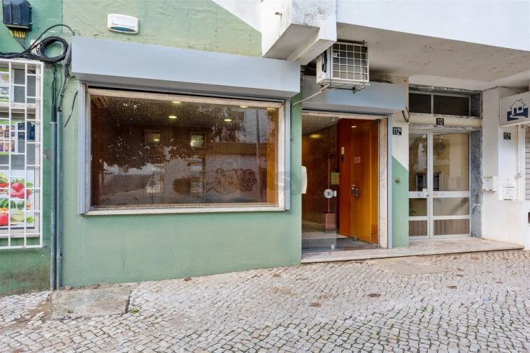 Escritório para Arrendamento em São Domingos de Rana Foto 21