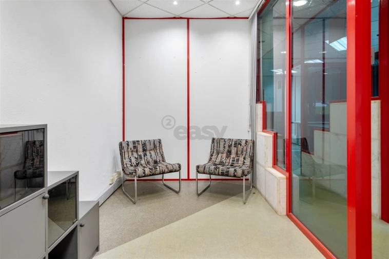 Escritório para Arrendamento em São Domingos de Rana Foto 13