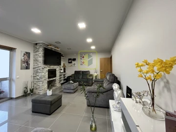 Moradia T4 para Venda em Tavarede