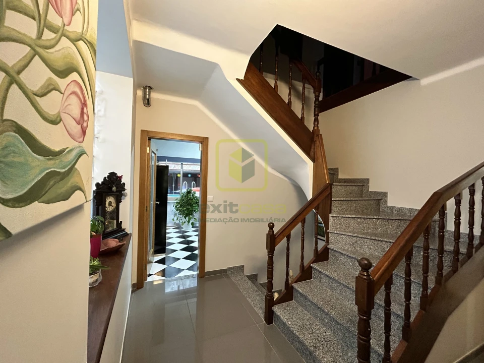 Moradia T4 para Venda em Tavarede Foto 5