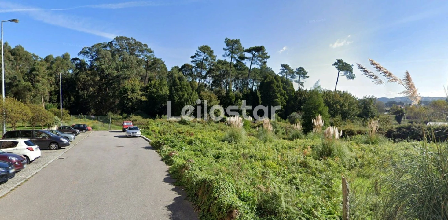 Terreno P/ Prédio para Venda em Arcozelo Foto 2