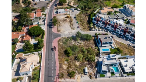 Terreno para Venda em Charneca de Caparica e Sobreda