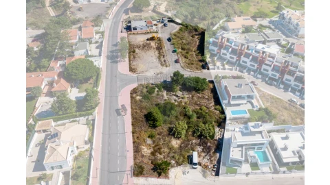 Terreno para Venda em Charneca de Caparica e Sobreda