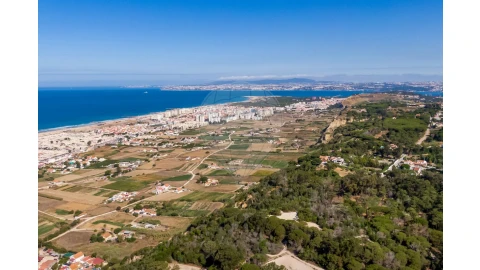 Terreno para Venda em Charneca de Caparica e Sobreda