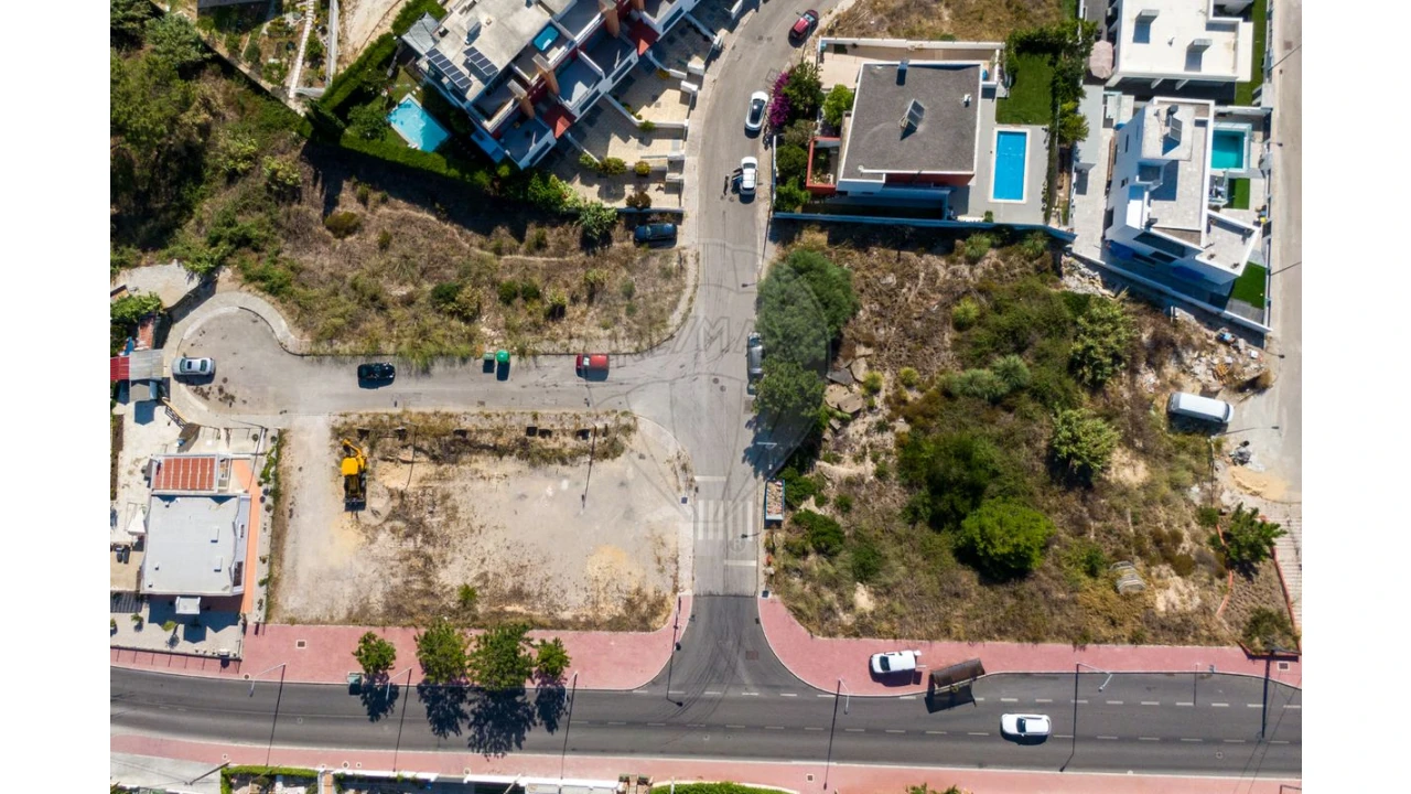 Terreno para Venda em Charneca de Caparica e Sobreda Foto 5