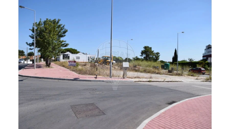Terreno para Venda em Charneca de Caparica e Sobreda Foto 12