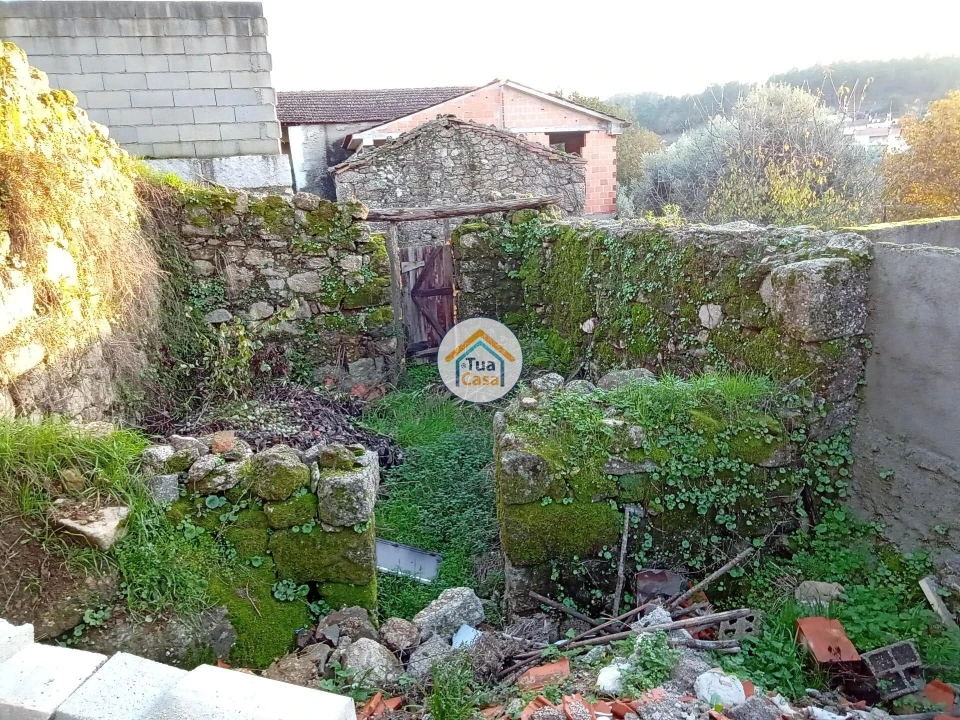 Moradia T1 para Venda em São Cipriano e Vil de Souto Foto 1