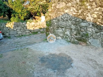 Moradia T1 para Venda em São Cipriano e Vil de Souto