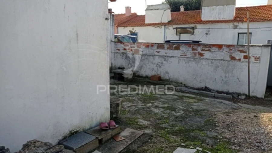 Moradia T1 para Venda em Couço Foto 2