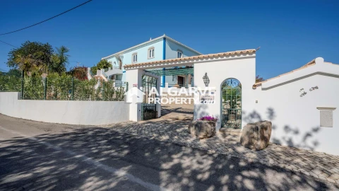 Moradia T5 para Venda em Loule (São Clemente)