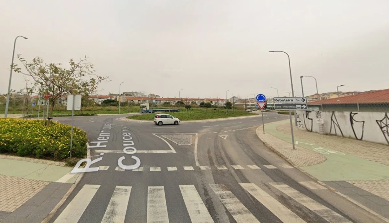 Armazém para Venda em Falagueira-Venda Nova Foto 2