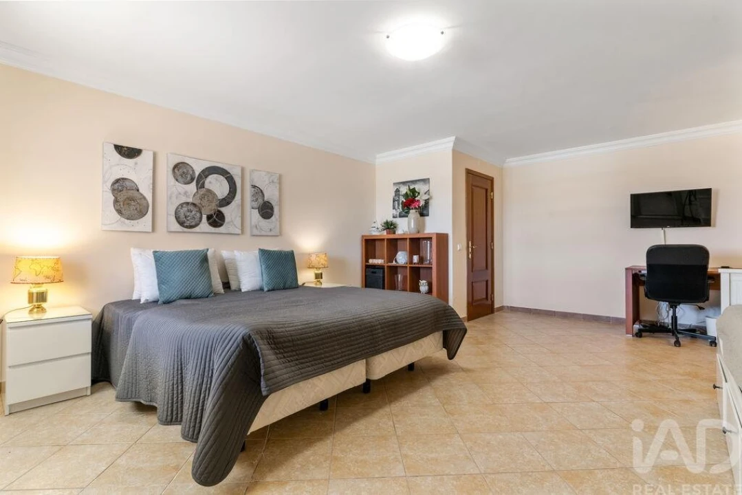 Moradia T4 para Venda em Albufeira e Olhos de Água Foto 12