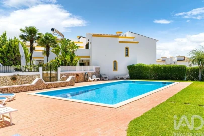 Moradia T4 para Venda em Albufeira e Olhos de Água