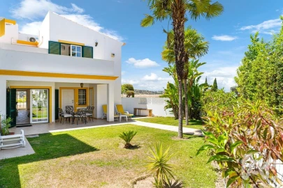 Moradia T4 para Venda em Albufeira e Olhos de Água