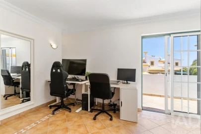 Moradia T4 para Venda em Albufeira e Olhos de Água