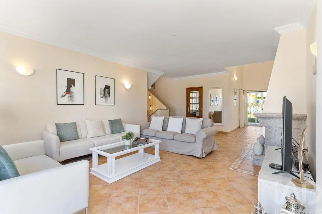 Moradia T4 para Venda em Albufeira e Olhos de Água Foto 2