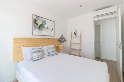 Apartamento T1 para Venda em Estômbar e Parchal