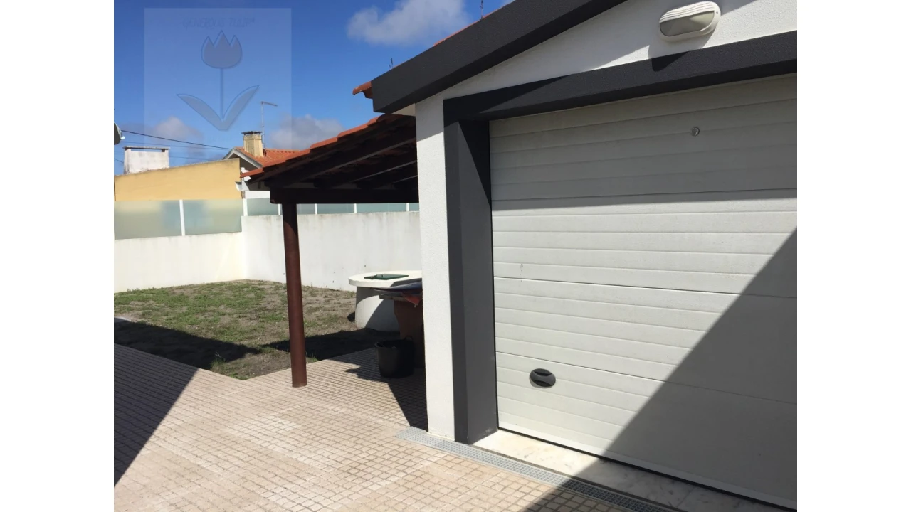 Moradia T4 para Venda em Silveira Foto 12