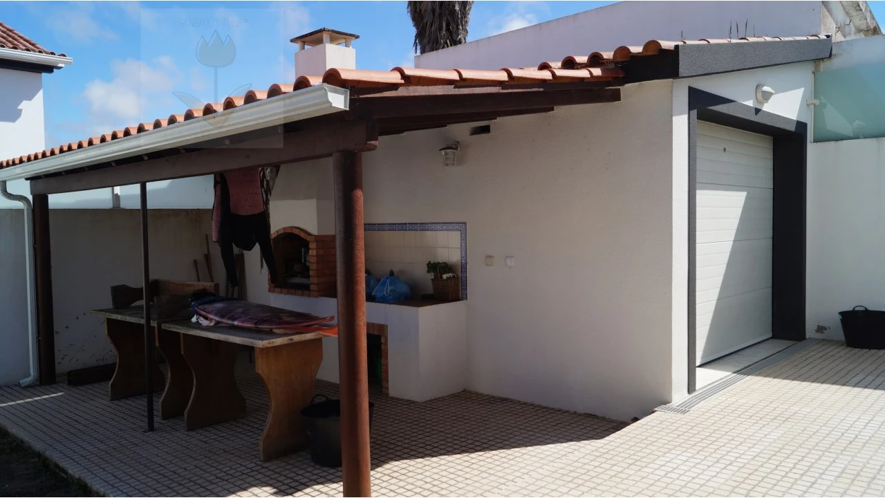 Moradia T4 para Venda em Silveira Foto 13