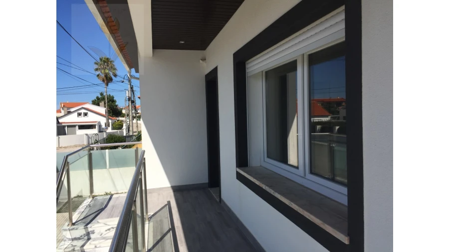 Moradia T4 para Venda em Silveira Foto 8