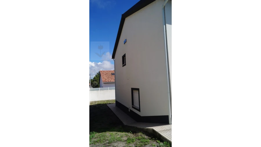 Moradia T4 para Venda em Silveira Foto 11