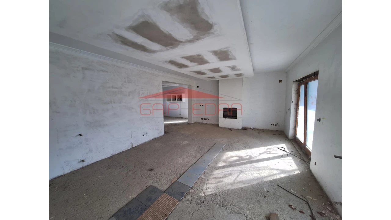 Moradia T5 para Venda em Tortosendo Foto 6