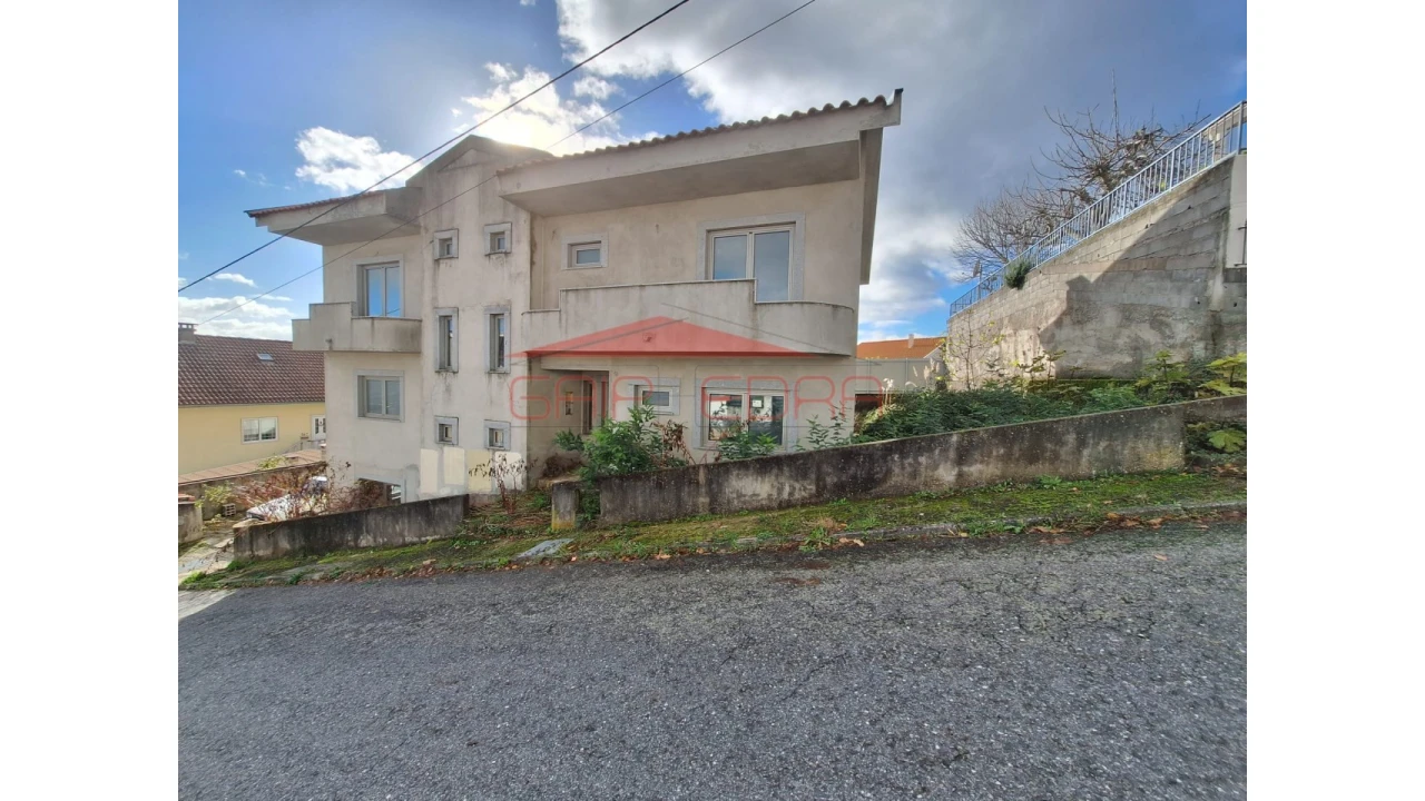 Moradia T5 para Venda em Tortosendo Foto 36